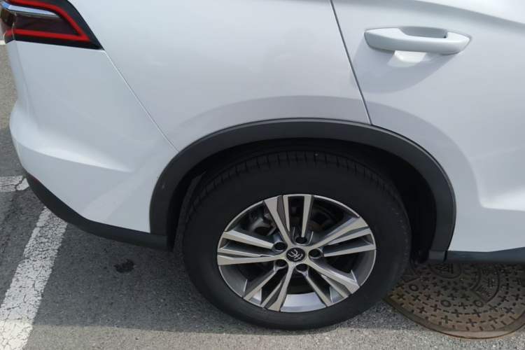 Used BYD Song Pro 2019 1.5T Automatic Prestige Model Right Rear Wheel Hub
