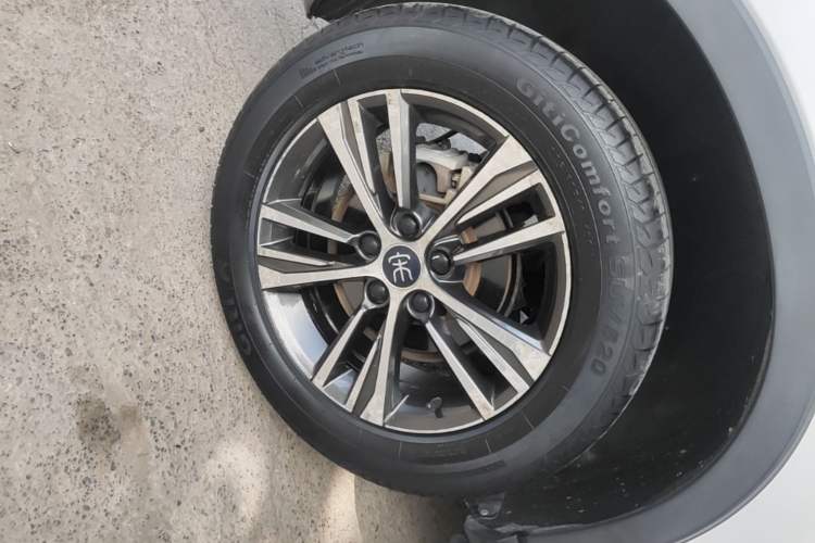Used BYD Song Pro 2019 1.5T Automatic Elite Edition Right Rear Wheel Hub