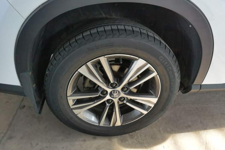 Used BYD Song Pro 2019 1.5T Automatic Elite Edition Right Rear Wheel Hub