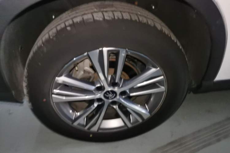 Used BYD Song Pro 2019 1.5T Automatic Elite Edition Right Rear Wheel Hub