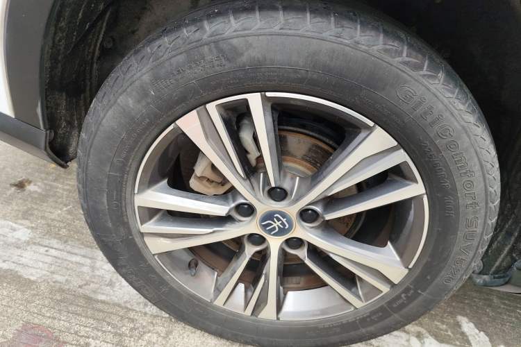 Used BYD Song Pro 2019 1.5T Automatic Luxury Model Right Rear Wheel Hub