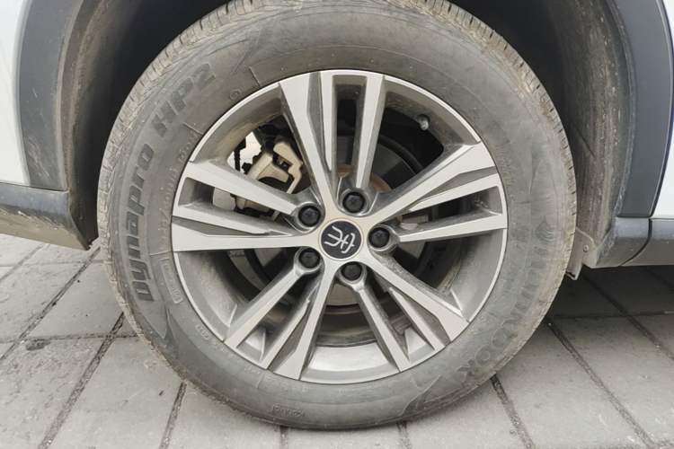 Used BYD Song Pro 2019 1.5T Automatic Elite Edition Right Rear Wheel Hub