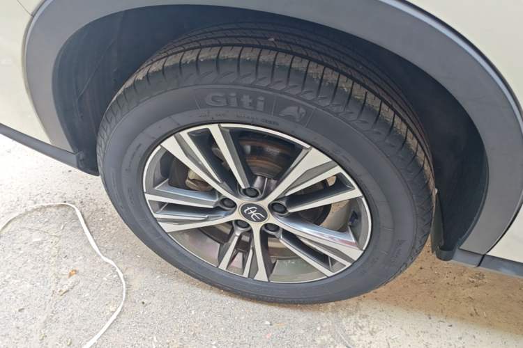 Used BYD Song Pro 2019 1.5T Automatic Elite Edition Right Rear Wheel Hub