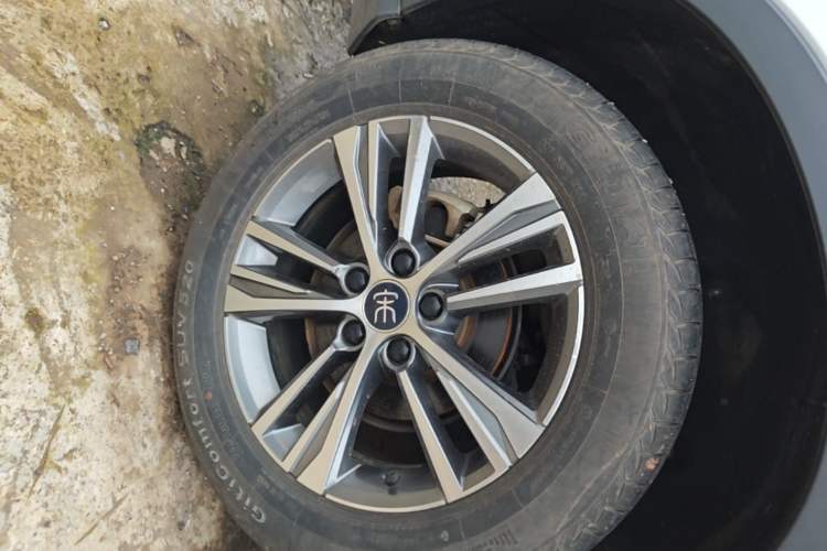 Used BYD Song Pro 2019 1.5T Automatic Elite Edition Right Rear Wheel Hub