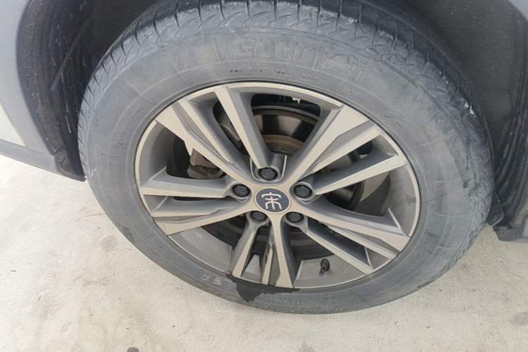 Used BYD Song Pro 2019 1.5T Automatic Luxury Model Right Rear Wheel Hub