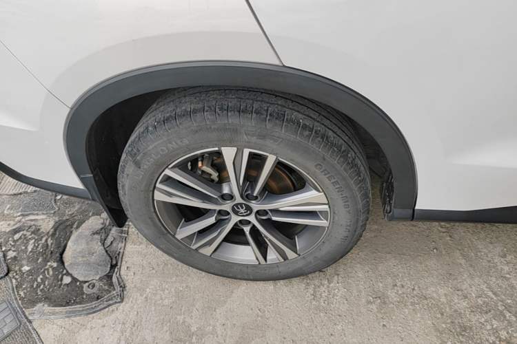 Used BYD Song Pro 2019 1.5T Automatic Elite Edition Right Rear Wheel Hub