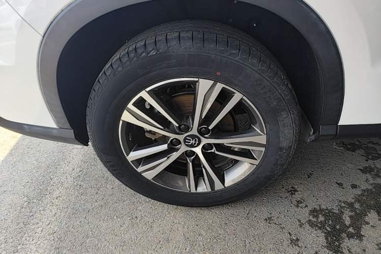 Used BYD Song Pro 2019 1.5T Automatic Elite Edition Right Rear Wheel Hub
