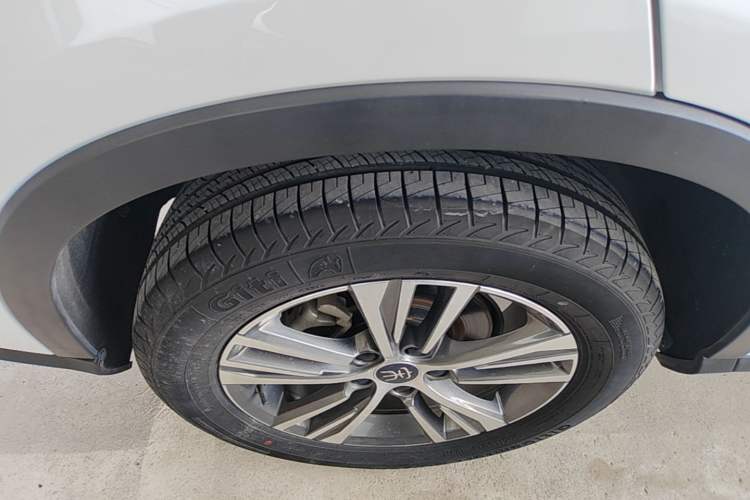 Used BYD Song Pro 2019 1.5T Automatic Luxury Model Right Rear Wheel Hub