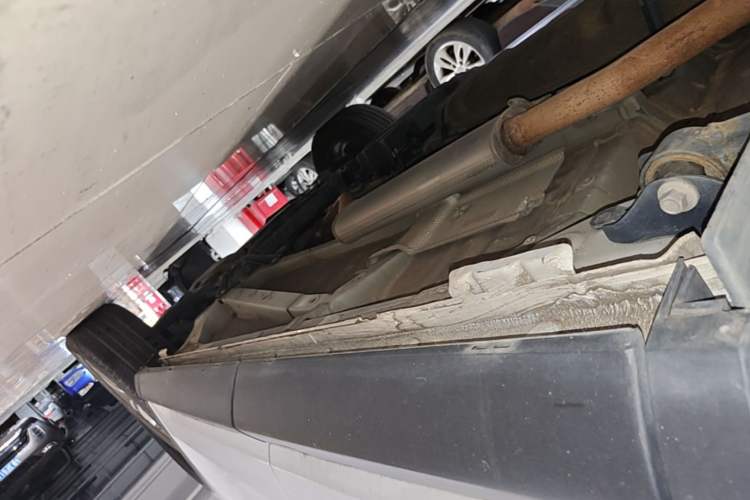 Used BYD Song Pro 2019 1.5T Automatic Luxury Model Right Side Sill