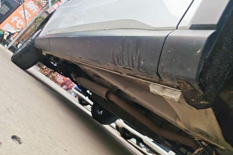 Used BYD Song Pro 2019 1.5T Automatic Elite Edition Right Side Sill