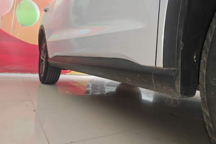 Used BYD Song Pro 2019 1.5T Automatic Luxury Model Right Side Sill