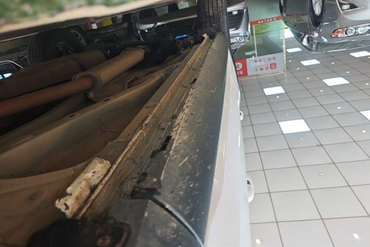 Used BYD Song Pro 2019 1.5T Automatic Luxury Model Right Side Sill