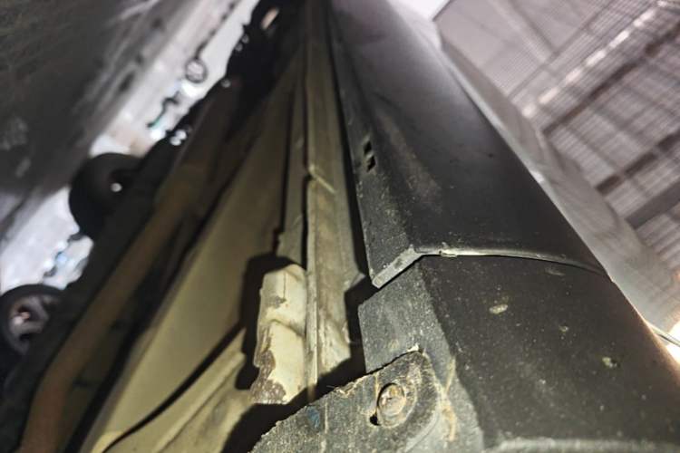Used BYD Song Pro 2019 1.5T Automatic Luxury Model Right Side Sill