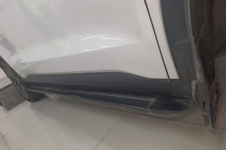 Used BYD Song Pro 2019 1.5T Automatic Luxury Model Right Side Sill