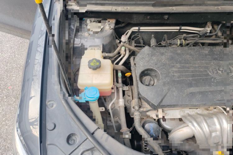 Used BYD Song Pro 2020 1.5T Automatic Pilot Edition Engine Bay Right
