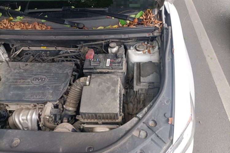 Used BYD Song Pro 2020 1.5T Automatic Pilot Edition Engine Bay Left
