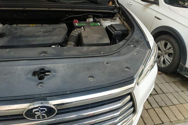 Used BYD Song Pro 2020 1.5T Automatic Pilot Edition Engine Bay Left