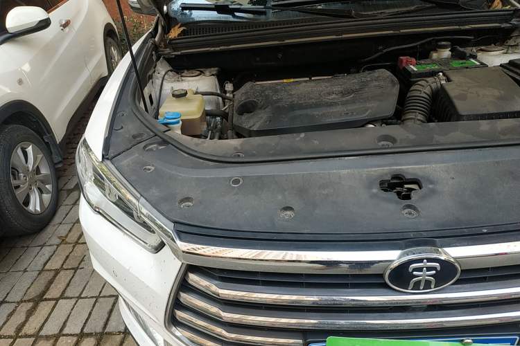 Used BYD Song Pro 2020 1.5T Automatic Pilot Edition Engine Bay Right