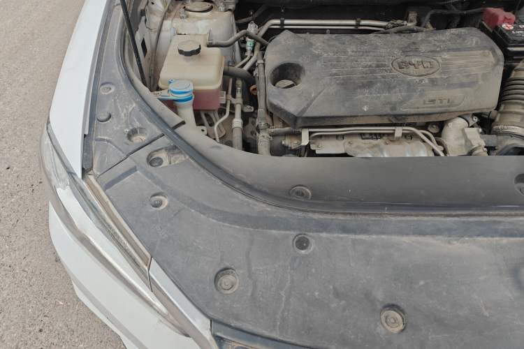 Used BYD Song Pro 2020 1.5T Automatic Pilot Edition Engine Bay Right