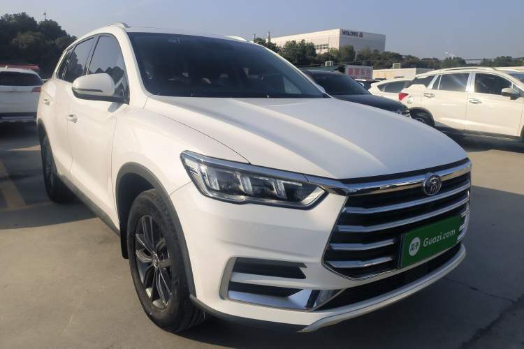 Used BYD Song Pro 2020 1.5T Manual Elite Model Front Right 45 Deg