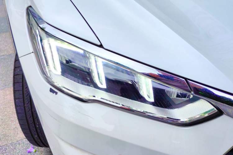 Used BYD Song Pro 2020 1.5T Automatic Pilot Edition Right Front Headlight