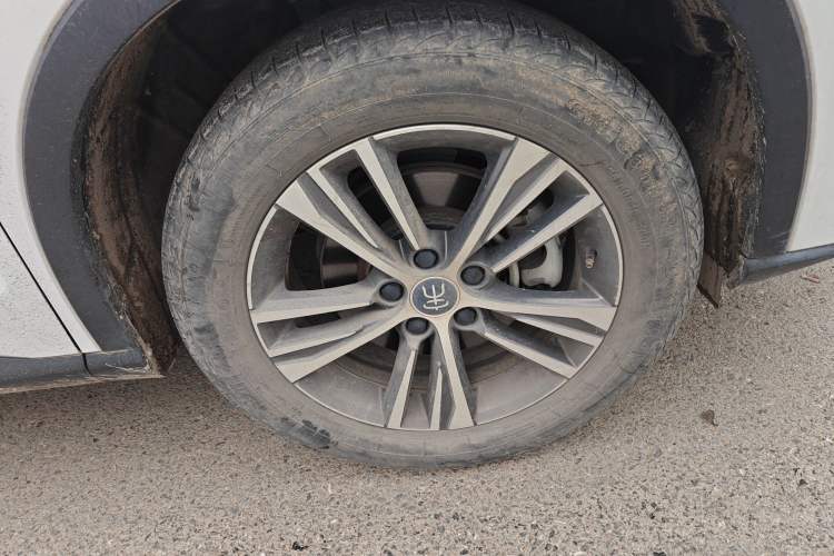 Used BYD Song Pro 2020 1.5T Automatic Pilot Edition Right Front Wheel Hub