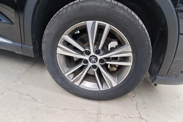 Used BYD Song Pro 2021 1.5T Automatic Xiaoyun Luxury Model Right Front Wheel Hub