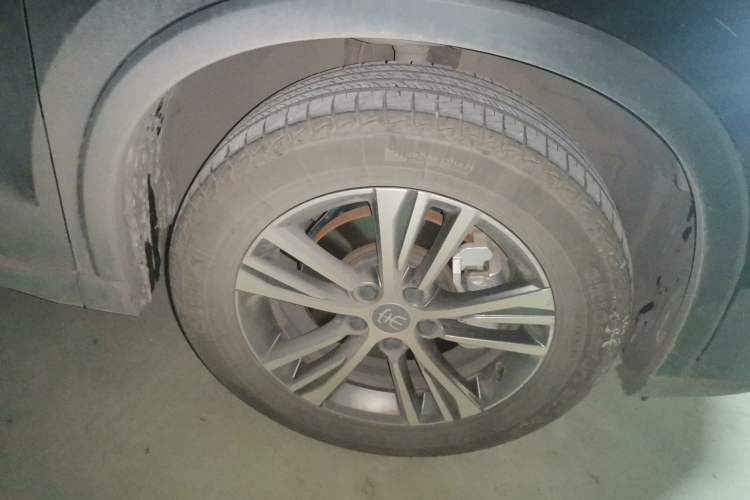 Used BYD Song Pro 2021 1.5T Automatic Xiaoyun Luxury Model Right Front Wheel Hub