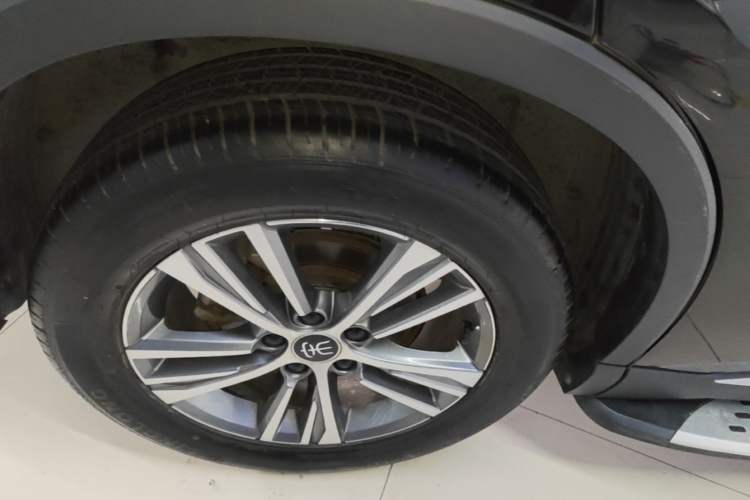 Used BYD Song Pro 2021 1.5T Automatic Xiaoyun Luxury Model Right Rear Wheel Hub