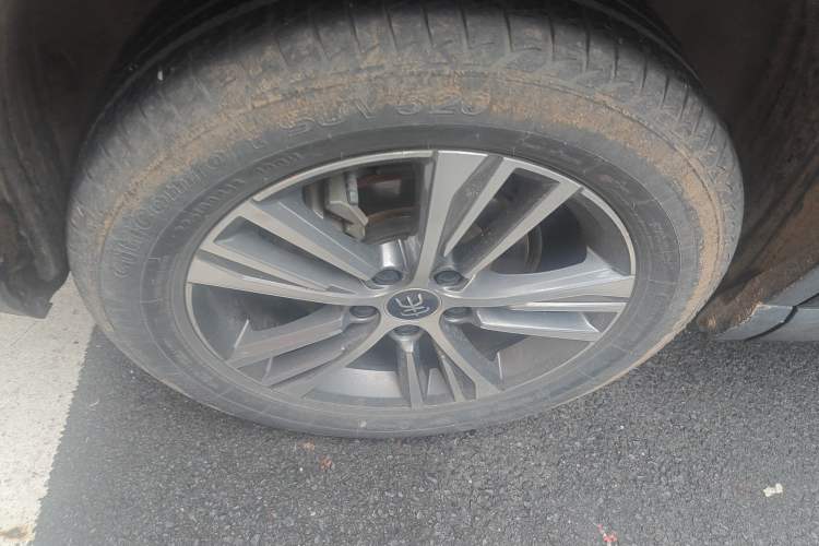 Used BYD Song Pro 2021 1.5T Automatic Xiaoyun Elite Edition Right Rear Wheel Hub