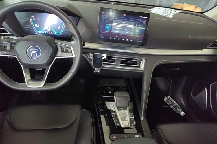 Used BYD Song Pro 2021 1.5T Automatic Elite Edition Audio And AC Panel