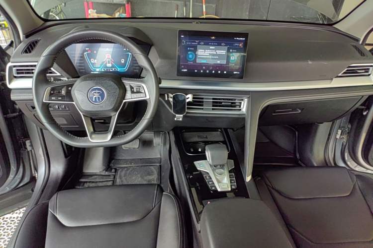 Used BYD Song Pro 2021 1.5T Automatic Elite Edition Center Console