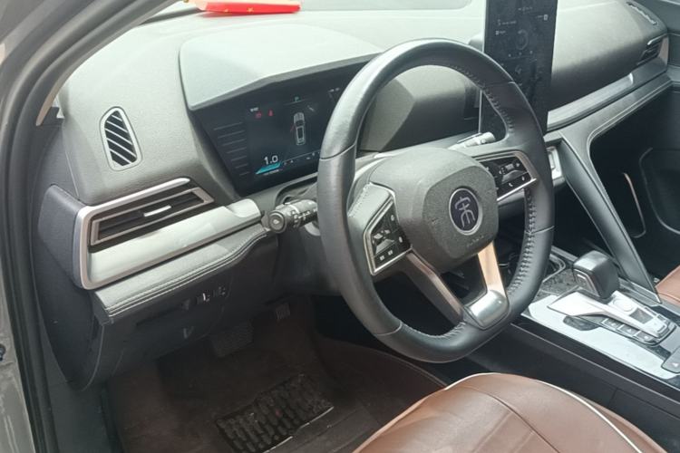 Used BYD Song Pro 2021 1.5T Automatic Luxury Model Center Console