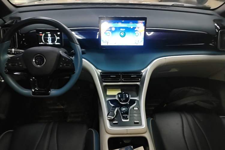 Used BYD Song Pro 2021 1.5T Automatic Xiaoyun Elite Edition Center Console