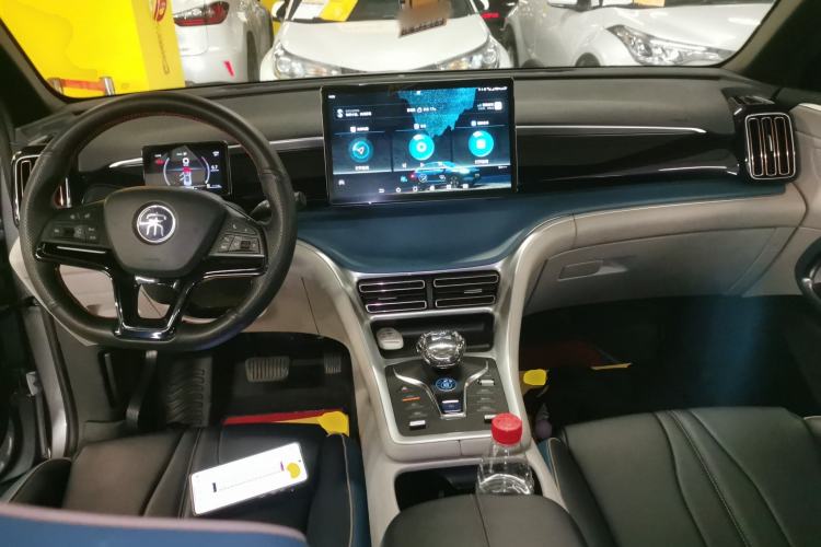 Used BYD Song Pro 2021 1.5T Automatic Xiaoyun Luxury Model Center Console