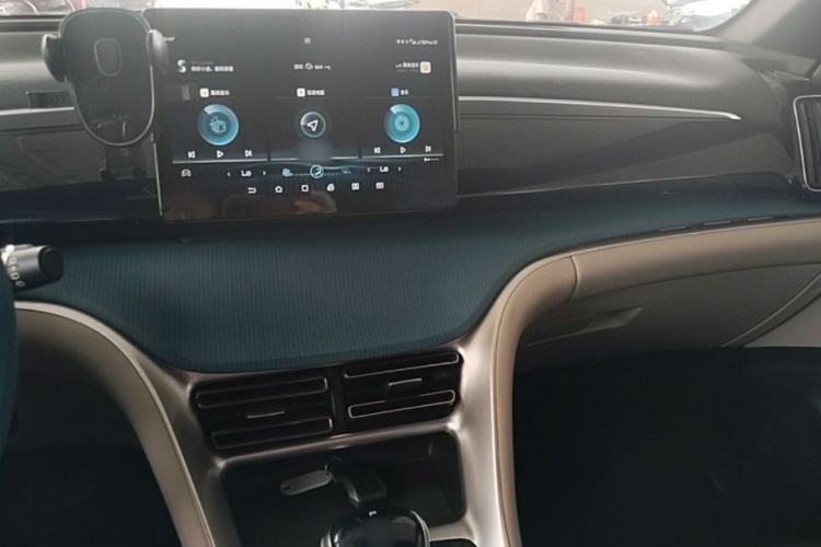 Used BYD Song Pro 2021 1.5T Automatic Xiaoyun Elite Edition Center Console