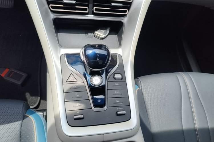Used BYD Song Pro 2021 1.5T Automatic Xiaoyun Edition Prestige Version Gear Lever