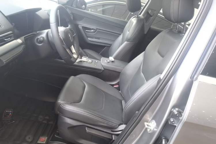 Used BYD Song Pro 2021 1.5T Automatic Elite Edition Interior 3