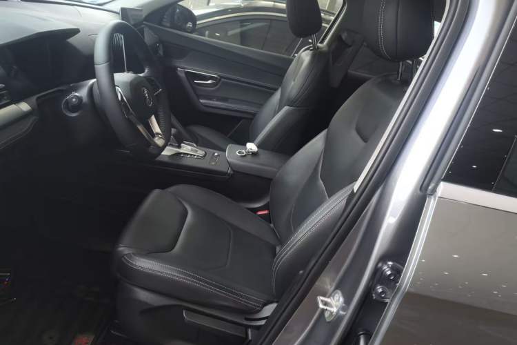 Used BYD Song Pro 2021 1.5T Automatic Elite Edition Interior 4
