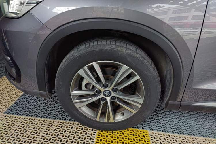 Used BYD Song Pro 2021 1.5T Automatic Elite Edition Left Front Wheel Hub