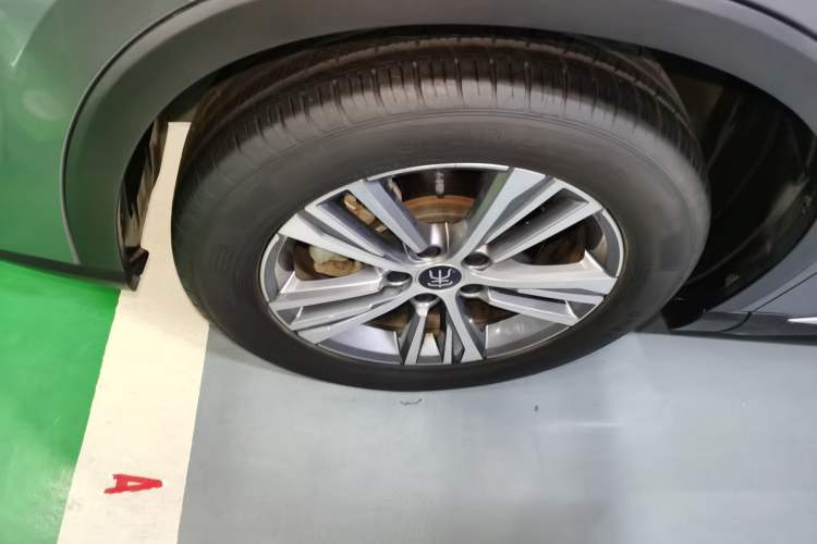 Used BYD Song Pro 2021 1.5T Automatic Xiaoyun Luxury Model Left Front Wheel Hub