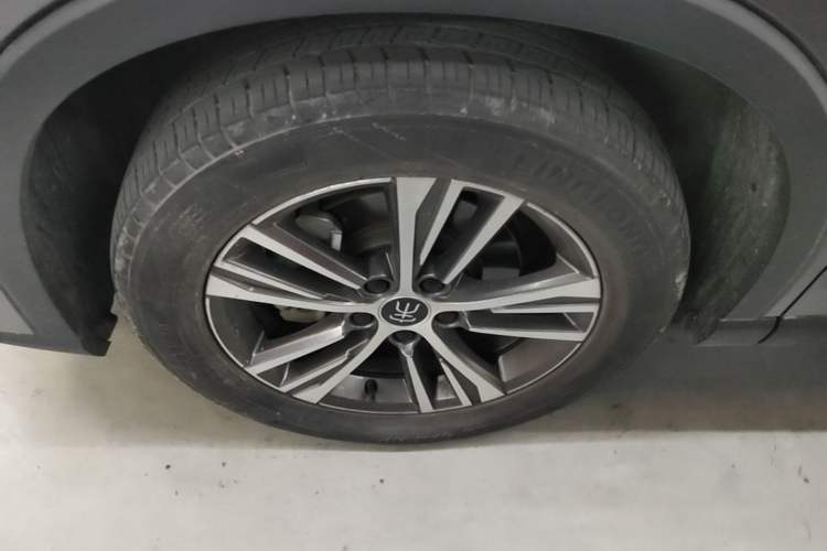 Used BYD Song Pro 2021 1.5T Automatic Xiaoyun Elite Edition Left Front Wheel Hub