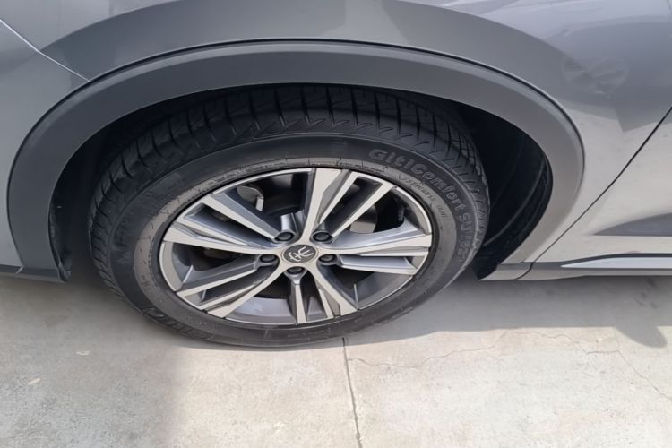 Used BYD Song Pro 2021 1.5T Automatic Xiaoyun Edition Prestige Version Left Front Wheel Hub