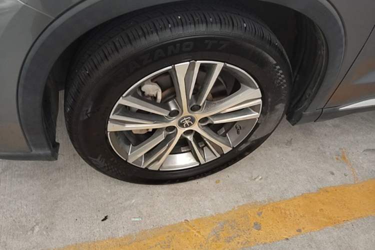 Used BYD Song Pro 2021 1.5T Automatic Xiaoyun Elite Edition Left Front Wheel Hub