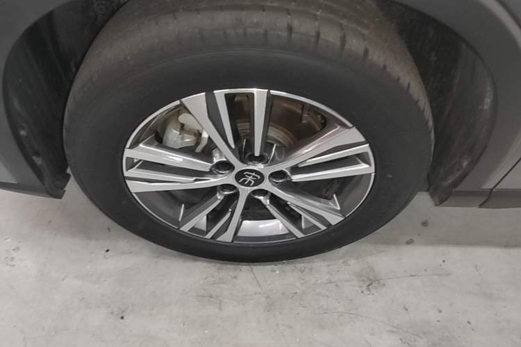 Used BYD Song Pro 2021 1.5T Automatic Xiaoyun Elite Edition Left Front Wheel Hub