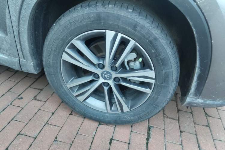 Used BYD Song Pro 2021 1.5T Automatic Xiaoyun Luxury Model Right Front Wheel Hub