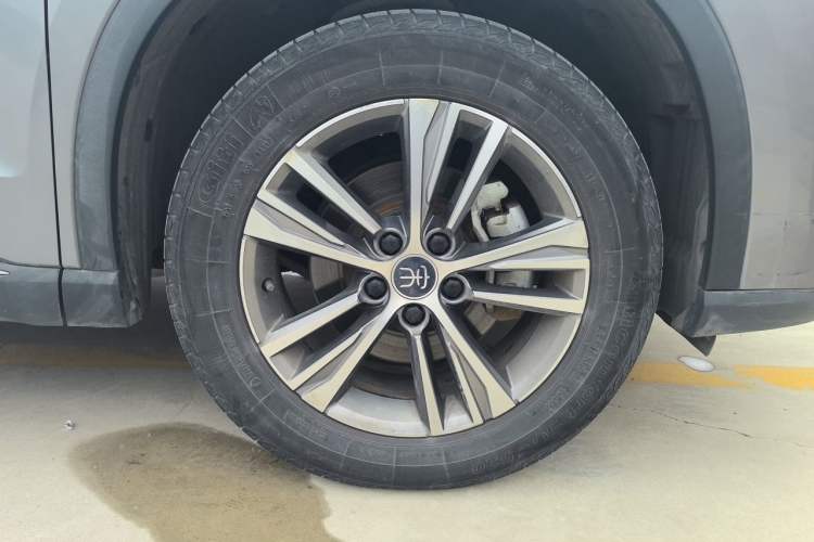 Used BYD Song Pro 2021 1.5T Automatic Xiaoyun Elite Edition Right Front Wheel Hub