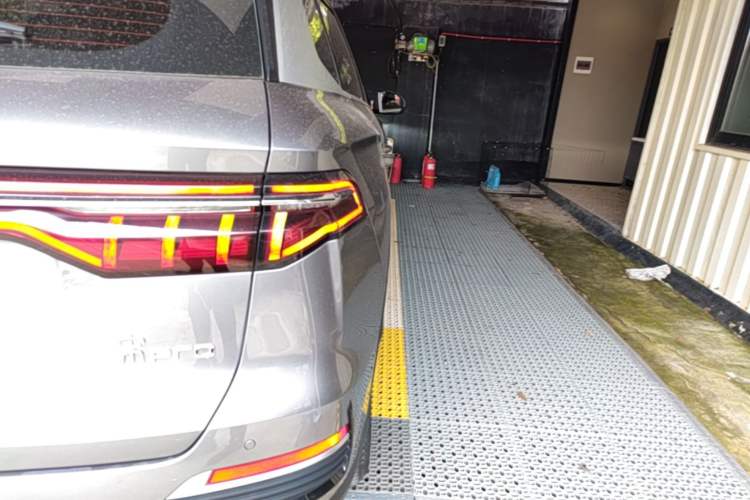 Used BYD Song Pro 2021 1.5T Automatic Elite Edition Right Rear Taillight