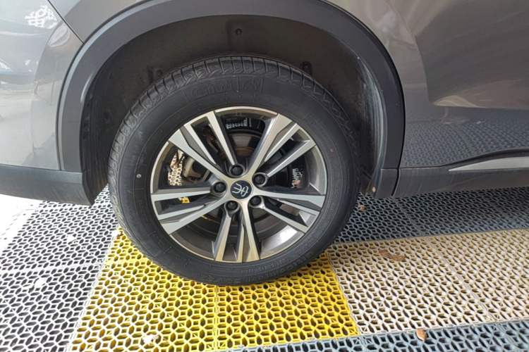 Used BYD Song Pro 2021 1.5T Automatic Elite Edition Right Rear Wheel Hub