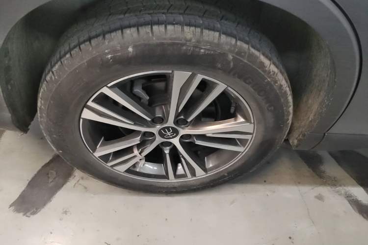Used BYD Song Pro 2021 1.5T Automatic Xiaoyun Elite Edition Right Rear Wheel Hub